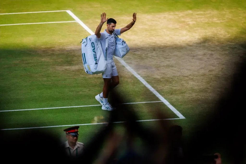 Novak Djokovic enfrenta desafios contra Alcaraz e Sinner no circuito