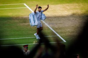 Novak Djokovic enfrenta desafios contra Alcaraz e Sinner no circuito