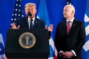Presidente da FIFA Gianni Infantino convocado pelo congresso por ligações a Trump