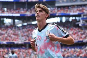 PSG foca em Charles De Ketelaere com preço de 50 milhões de euros
