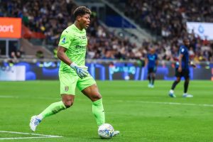 PSG pondera contratação de Zion Suzuki perante dúvidas sobre chevalier