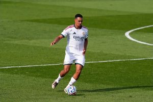 Real Madrid mostra preocupações com Trent Alexander-Arnold na pré-época