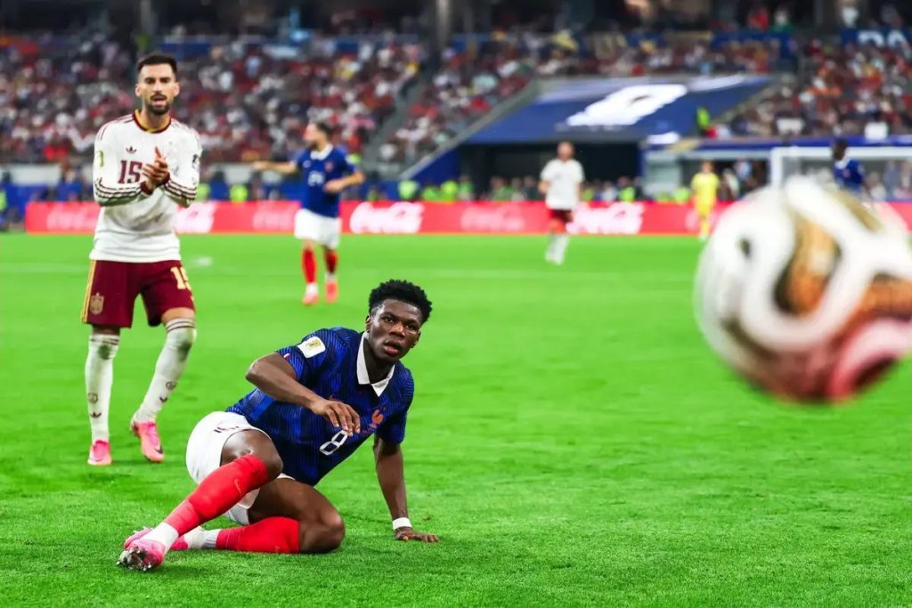 Real Madrid poderá vender Aurelien Tchouameni ao Manchester United