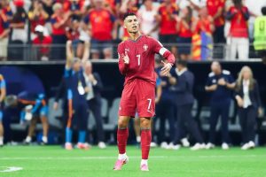 Ronaldo lidera ofensiva para trazer Bruno Fernandes ao Al Nassr