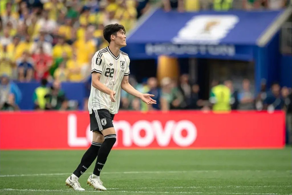 Tomiyasu pode regressar à Série A em transferência livre