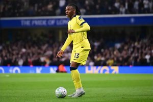 Tottenham deve vender Destiny Udogie para manter Djed Spence