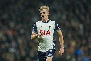 Tottenham rejects £46 million offer for young Swedish player Bergvall.