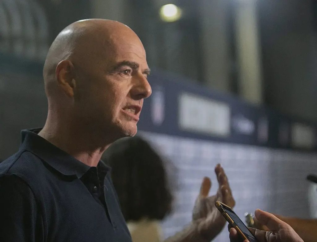 UEFA dá prazo de duas semanas a Infantino para revelar documentos chave