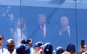 Vice-presidente da U.S. Soccer critica Infantino por favorecer Trump