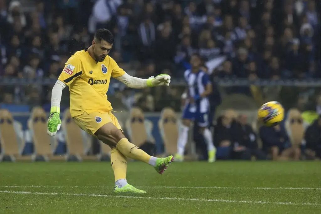 Villas-boas aborda mercado e futuro de Diogo Costa e Eustáquio