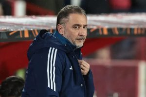 Vítor Pereira leaves Nottingham Forest and Oliver Glasner is mentioned as his successor.