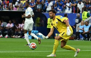 “Vozinha will have to use the name Josimar to play for Colo Colo in Chile.”