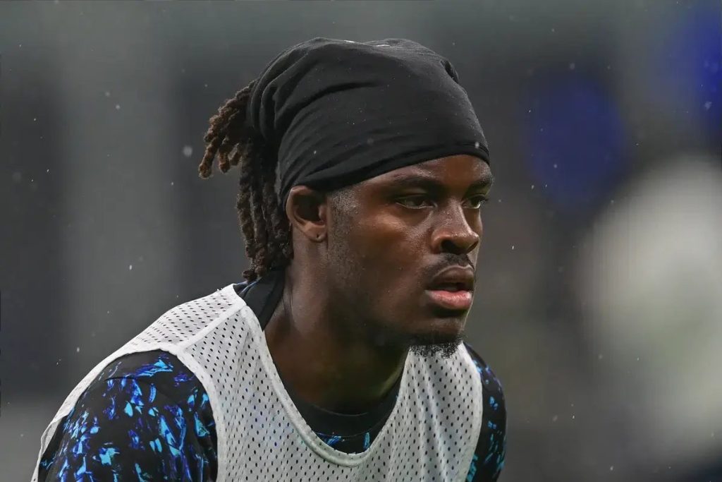 Yann Bisseck renova contrato com Inter até 2031
