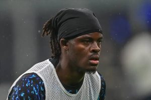 Yann Bisseck renova contrato com Inter até 2031