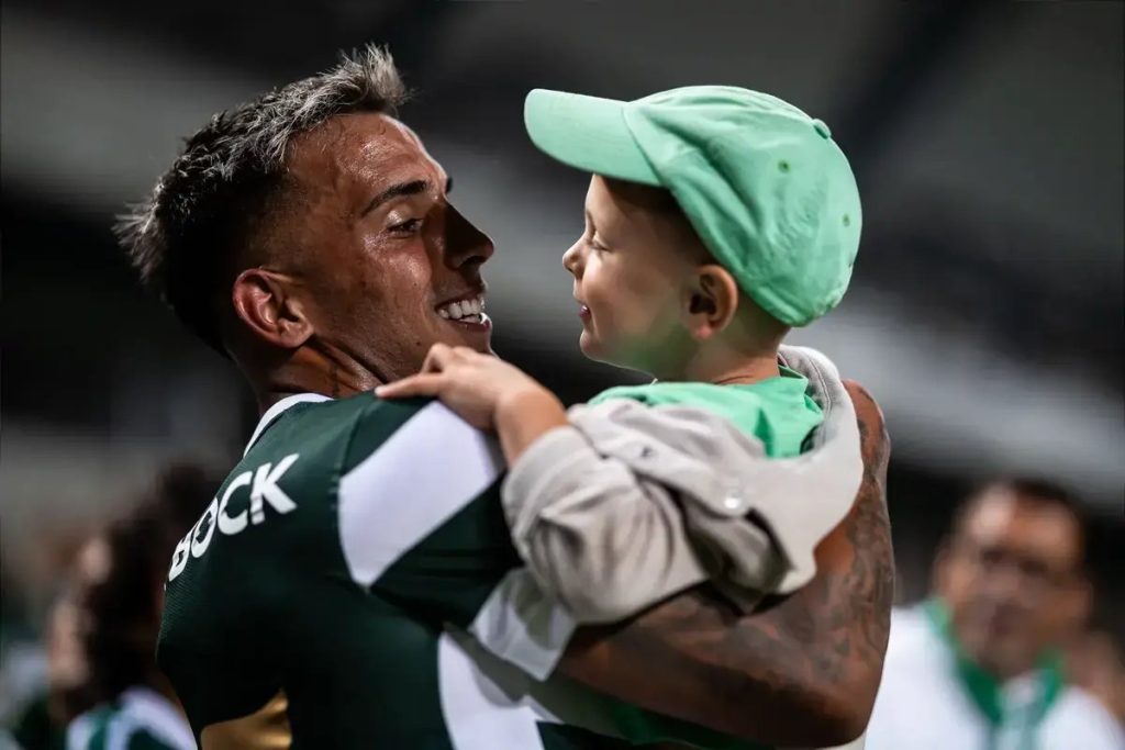 Zalazar marca e emociona na estreia pelo Sporting
