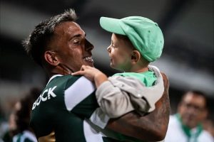 Zalazar marca e emociona na estreia pelo Sporting