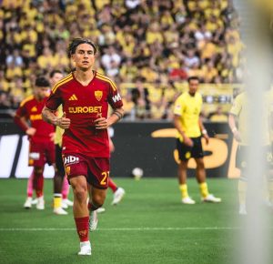 Dybala brilha e Nahuel Molina estreia no empate do Borussia Dortmund