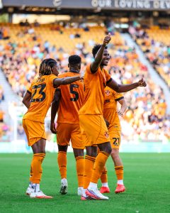 Wolves de César Peixoto vence Racing Santander por 3-0 na pré-época