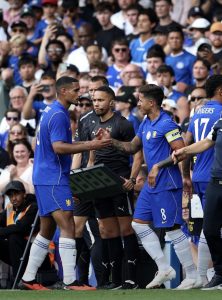 “Fernandez booed by Chelsea fans in Rogers’ debut.”
