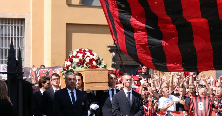 Adeptos do milan prestam homenagem emotiva a Baresi no funeral