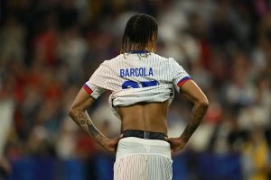 Arsenal ameaça acordo de 130 milhões do Liverpool por Barcola