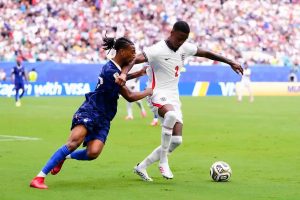 Arsenal perto de contratar Ezri Konsa por 51 milhões de libras