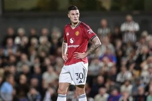 “Bayern Munich targets Manchester United star in surprising transfer.”