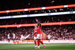 Benfica atropela Hearts com vitória por 6-1 na liga europa