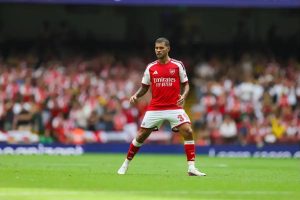 Bruno Guimarães conquista adeptos do Arsenal em estreia de 45 minutos