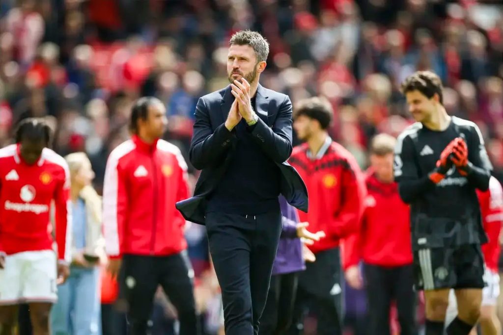 Carrick garante que Manchester United vai continuar a reforçar o plantel