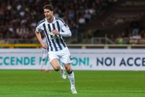 Dusan Vlahovic despede-se da Juventus e assina pelo Besiktas
