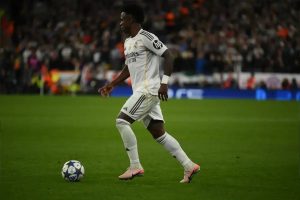 Falhanços no mercado de verão dão dois alertas ao Arsenal