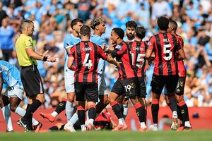 Gvardiol decide vitória do Manchester City na estreia de maresca