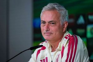 Mourinho prepara Real Madrid para receção à Real Sociedad na liga