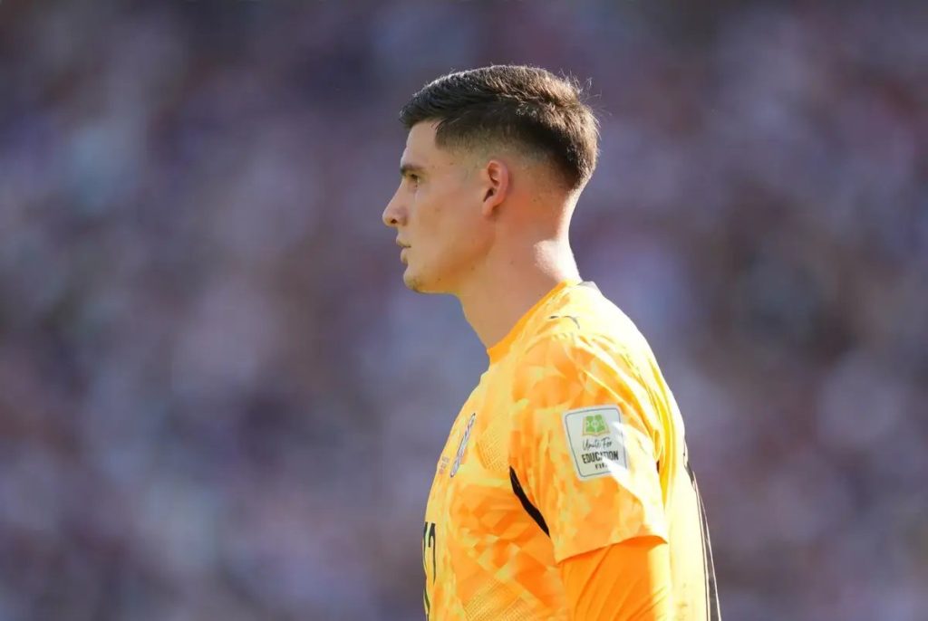 Leeds avança em frente ao man united na batalha por Orlando Gill