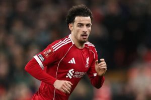 Liverpool confirms a proposal of 35 million euros for Curtis Jones.