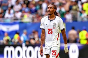 Liverpool não avança para a contratação de Djed Spence este verão