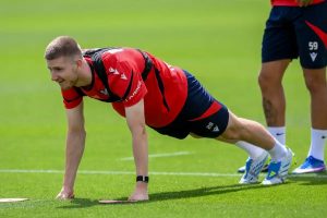 Liverpool não deverá contratar Adam Wharton apesar de saída de Curtis Jones