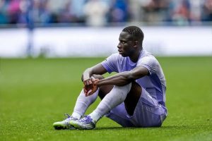 Liverpool retira Yankuba Minteh da lista devido a grave lesão