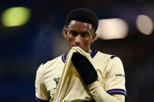 Man united mantém exigências para transferência de Alejandro Balde
