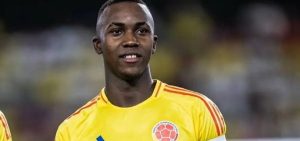 Manchester United confirms the signing of Colombian midfielder Cristian Orozco.
