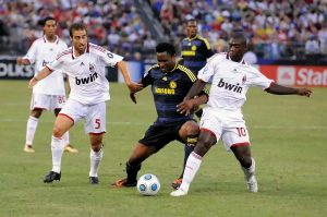 Mikel ridiculariza adeptos do Arsenal por sonharem Vinicius Jr