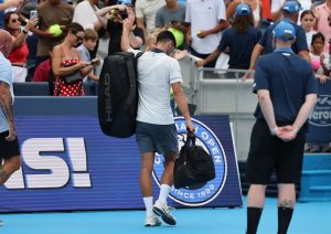 Novak Djokovic revela que chorou após dificuldades frente a federer e nadal