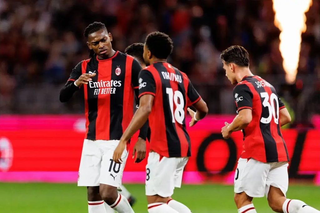 Rafael Leão pode rumar ao Aston Villa em vez do Galatasaray