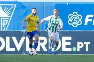 Saint-Étienne enters the race for Yanis Begraoui.