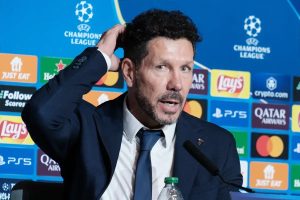 Simeone confirma que Julián Álvarez vai continuar no Atlético Madrid