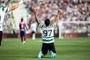 Sporting may lose its striker after an approach from Barcelona.