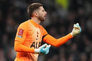 Tottenham reassesses the departure of last season’s starting goalkeeper.