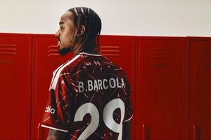 Barcola lesionado complica início no Liverpool