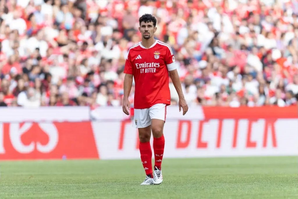 Benfica renova com Tomás Araújo até 2031 com aumento salarial